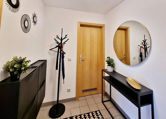 Charmante Maisonette-wohnung In Alt-lobeda, In Kliniknaehe Apartamento *