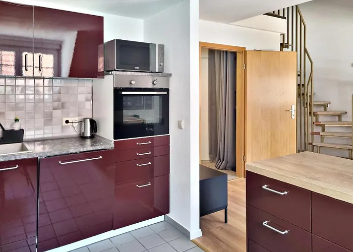 Appartement Charmante Maisonette-wohnung In Alt-lobeda, In Kliniknaehe